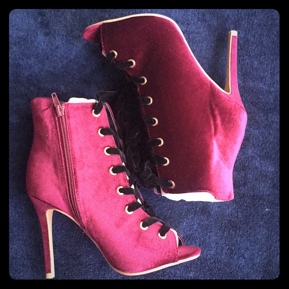 LolaShoetique burgundy/maroon suede boots